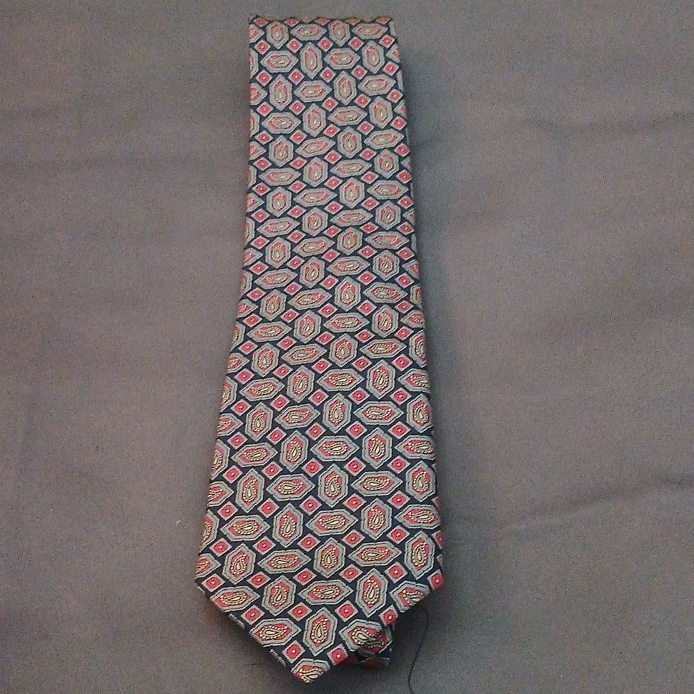 Harve Benard  pure silk paisley print  tie EUC